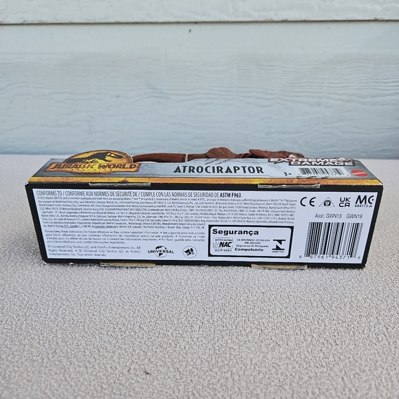 Jurassic World Dominion Atrociraptor Dinosaur Extreme Damage Mattel Red - Picture 5 of 7